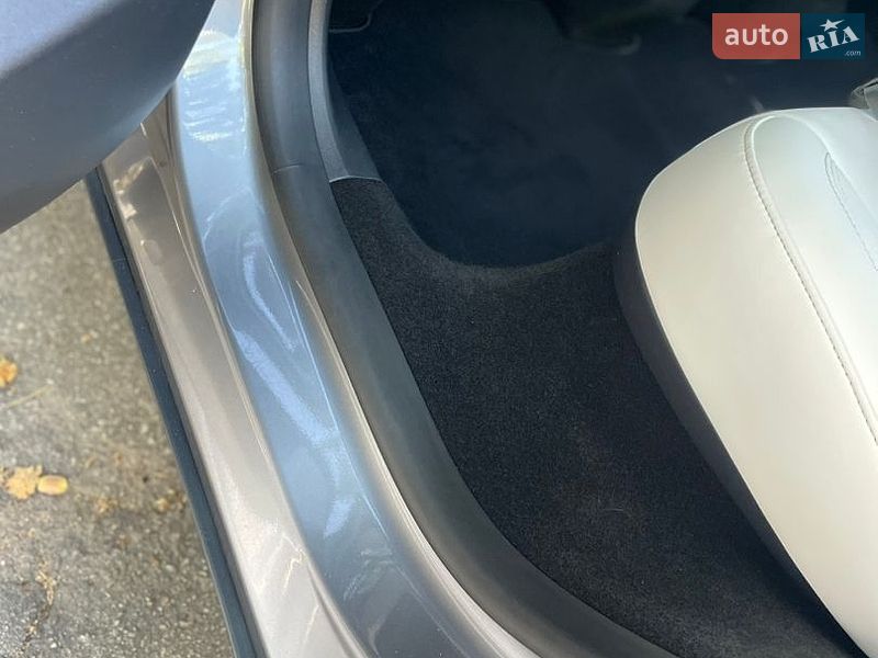 Внедорожник / Кроссовер Tesla Model Y 2024 в Житомире