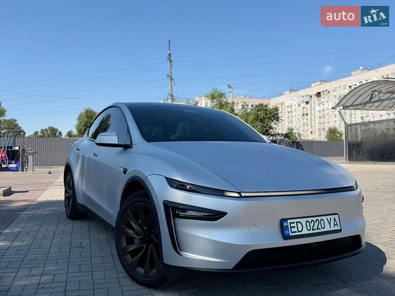 Внедорожник / Кроссовер Tesla Model Y 2025 в Днепре