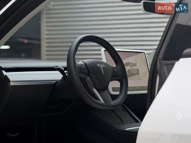 Позашляховик / Кросовер Tesla Model Y 2022 в Києві