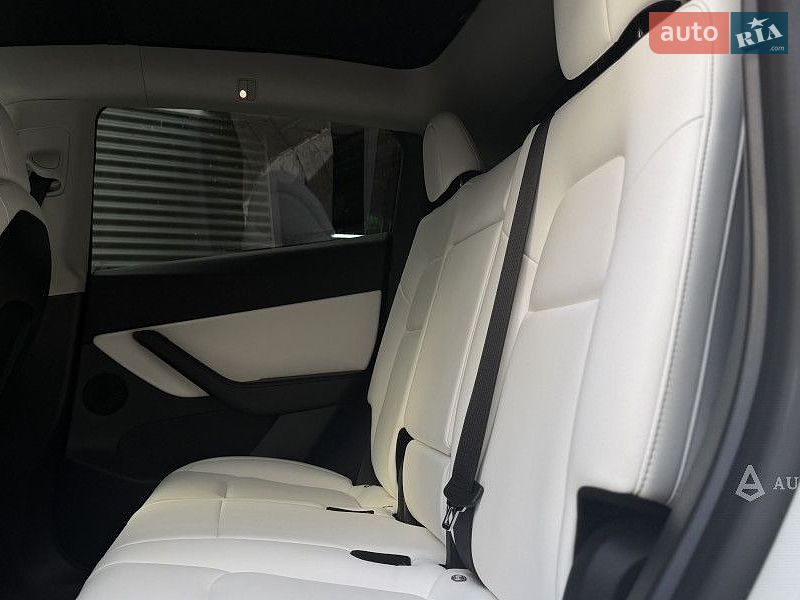 Позашляховик / Кросовер Tesla Model Y 2022 в Києві