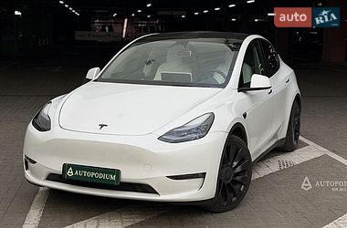 Позашляховик / Кросовер Tesla Model Y 2022 в Києві