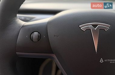 Позашляховик / Кросовер Tesla Model Y 2022 в Києві