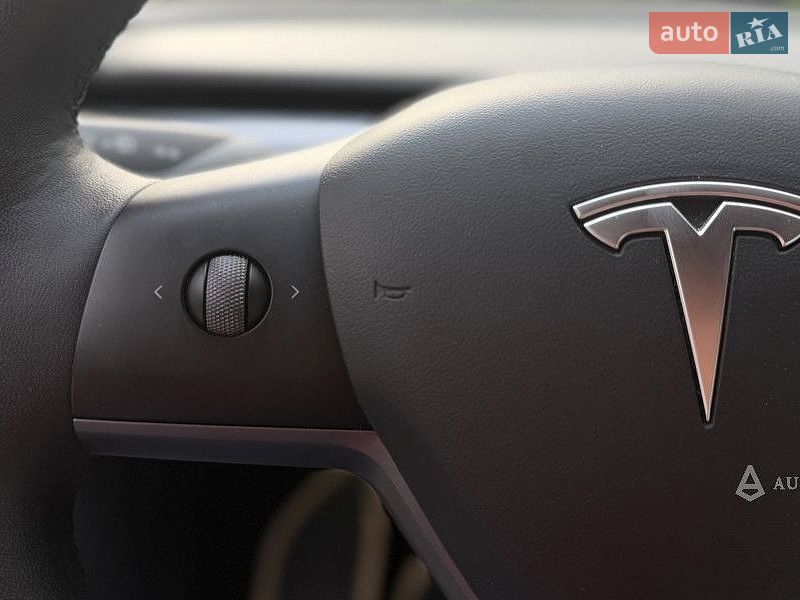 Позашляховик / Кросовер Tesla Model Y 2022 в Києві