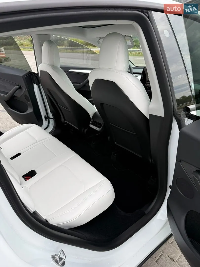 2022 Tesla Model Y - мініатюра 10