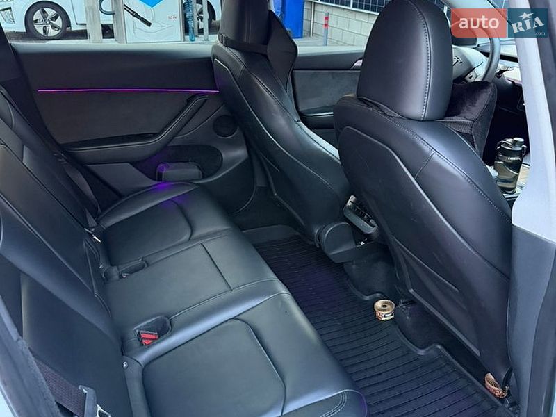 Внедорожник / Кроссовер Tesla Model Y 2023 в Киеве