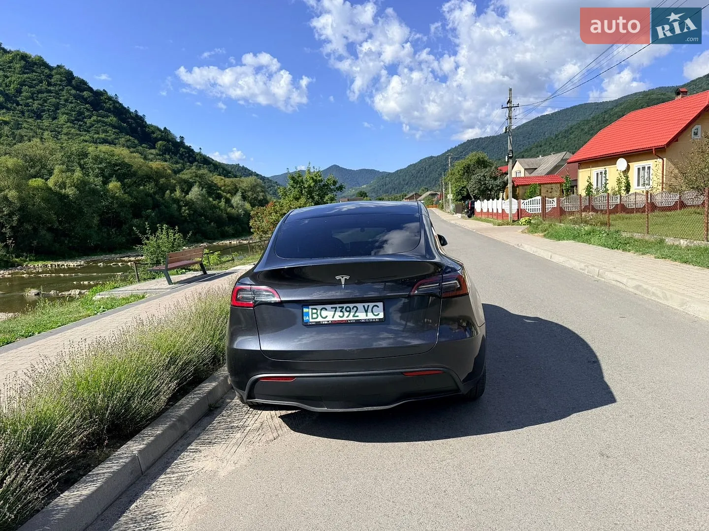 2024 Tesla Model Y - мініатюра 8