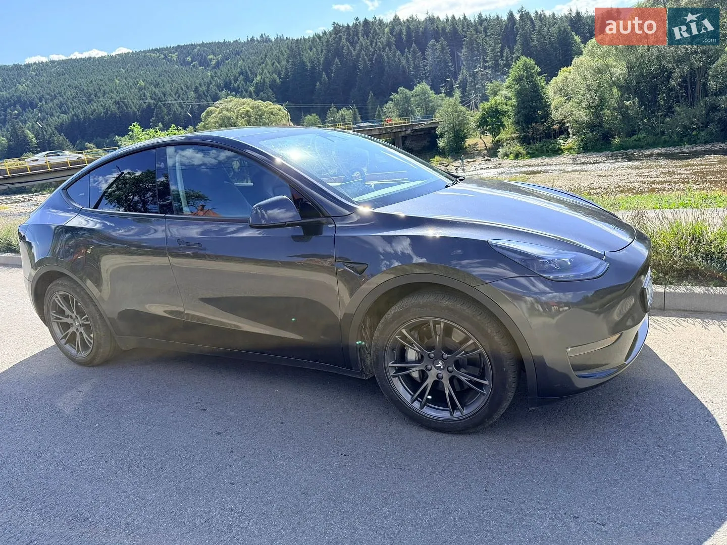 2024 Tesla Model Y - мініатюра 3