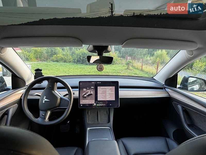 Позашляховик / Кросовер Tesla Model Y 2024 в Львові фото 14 Позашляховик / Кросовер Tesla Model Y 2024 в Львові