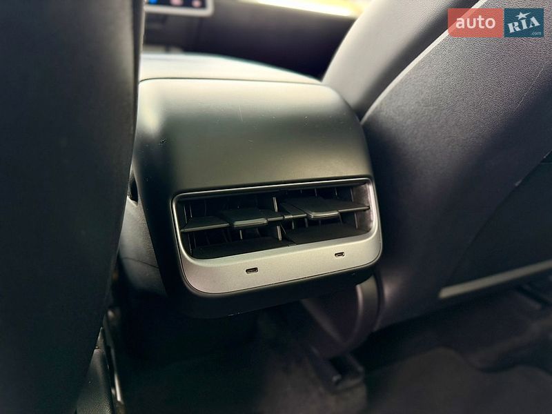 Внедорожник / Кроссовер Tesla Model Y 2023 в Луцке