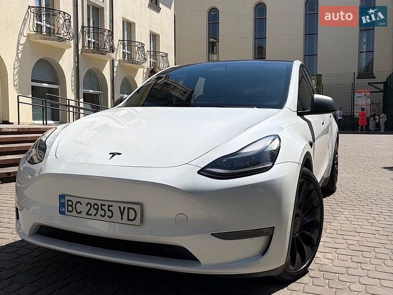 Tesla Model Y 2021