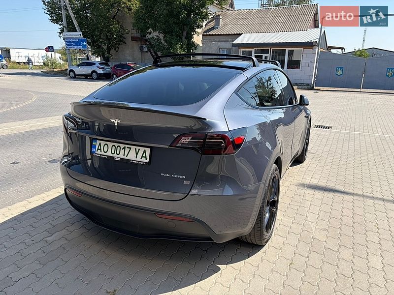 Позашляховик / Кросовер Tesla Model Y 2023 в Ужгороді