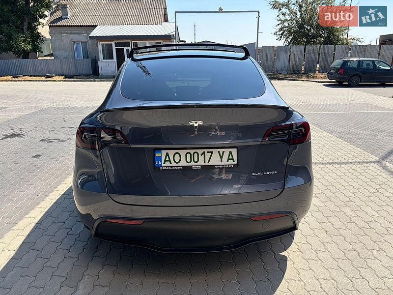 Позашляховик / Кросовер Tesla Model Y 2023 в Ужгороді