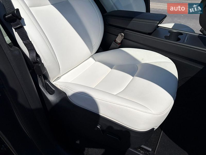 Позашляховик / Кросовер Tesla Model Y 2023 в Ужгороді