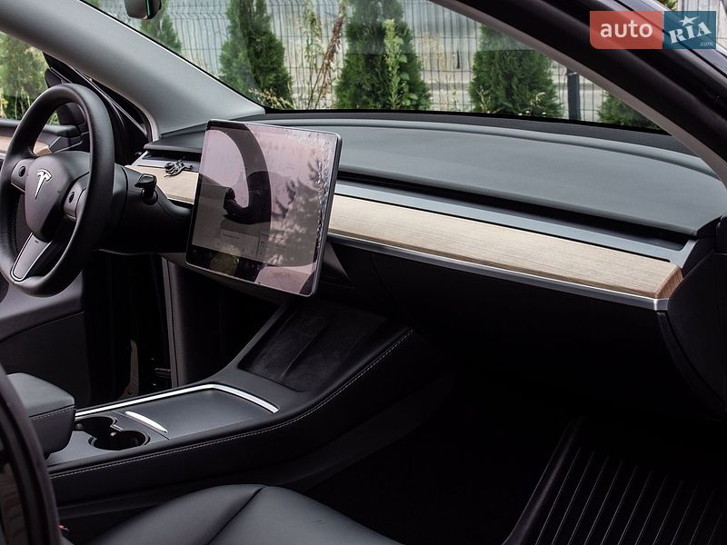 Позашляховик / Кросовер Tesla Model Y 2024 в Львові