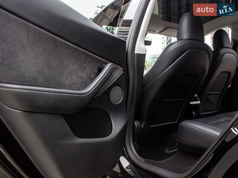 Позашляховик / Кросовер Tesla Model Y 2024 в Львові