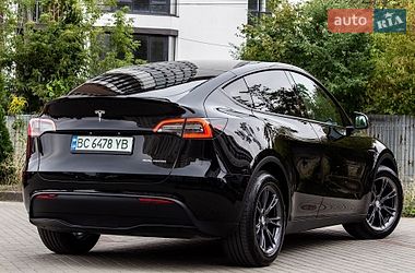 Позашляховик / Кросовер Tesla Model Y 2024 в Львові