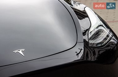 Позашляховик / Кросовер Tesla Model Y 2024 в Львові