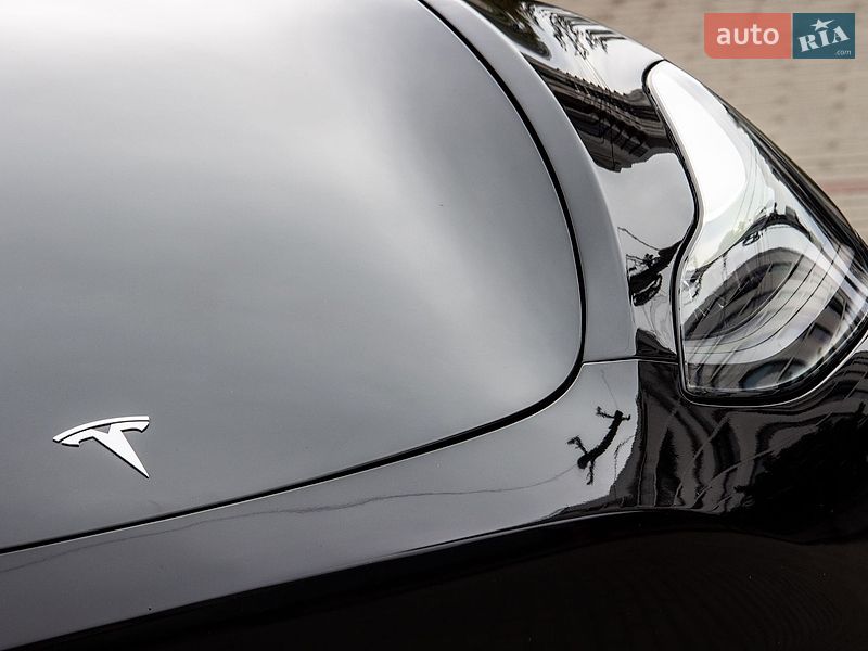 Позашляховик / Кросовер Tesla Model Y 2024 в Львові