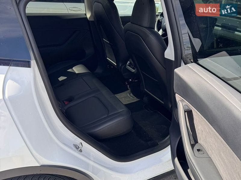 Внедорожник / Кроссовер Tesla Model Y 2023 в Днепре