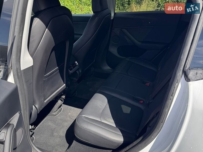 Внедорожник / Кроссовер Tesla Model Y 2023 в Днепре