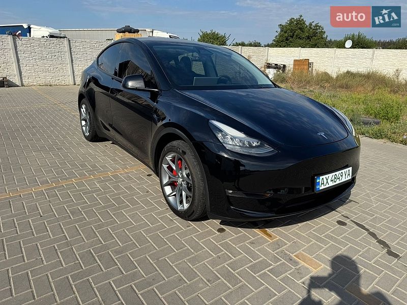 Позашляховик / Кросовер Tesla Model Y 2023 в Харкові