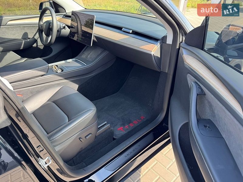 Позашляховик / Кросовер Tesla Model Y 2023 в Харкові