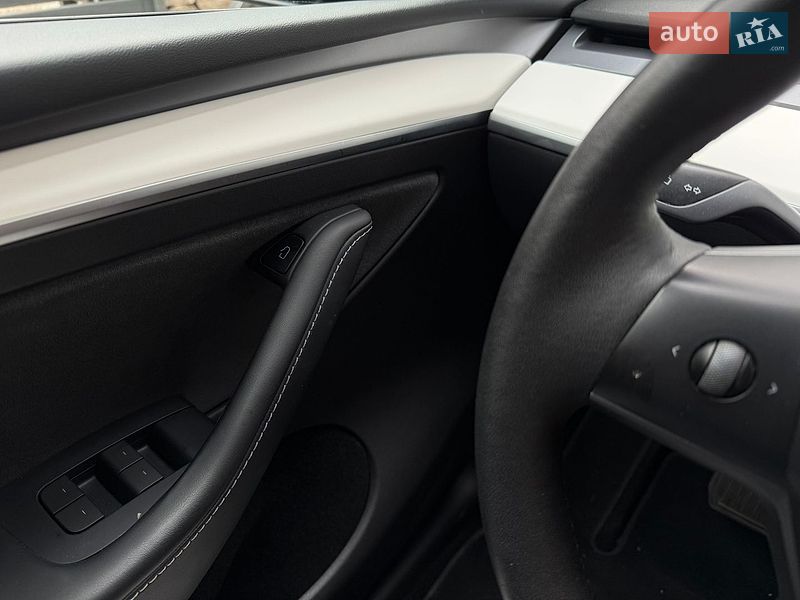 Позашляховик / Кросовер Tesla Model Y 2023 в Львові фото 31 Позашляховик / Кросовер Tesla Model Y 2023 в Львові