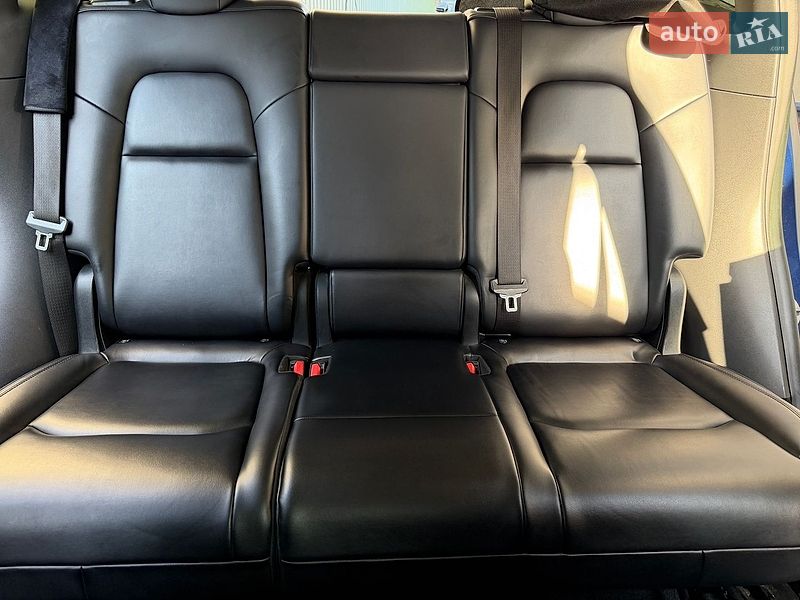Позашляховик / Кросовер Tesla Model Y 2021 в Києві