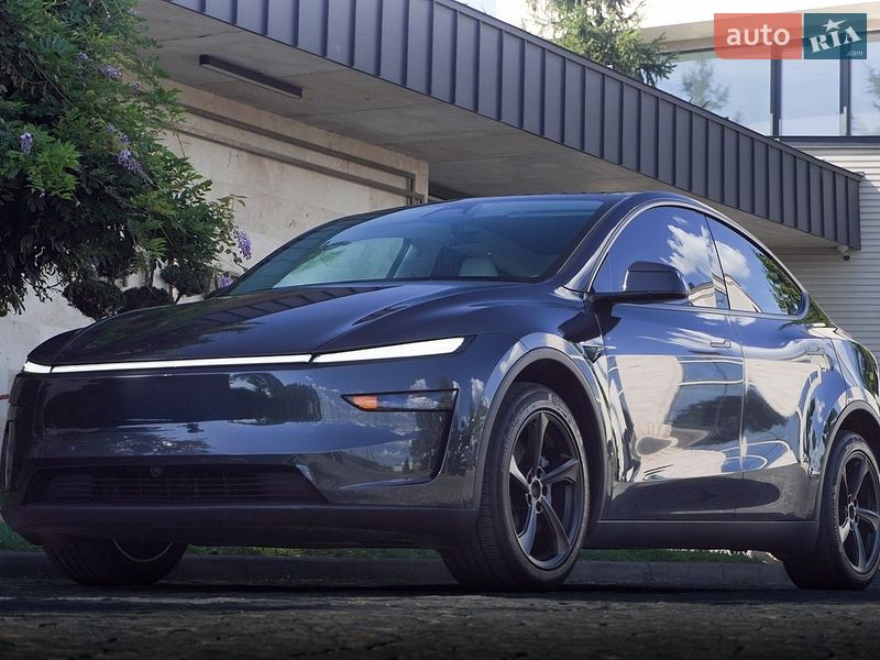 Позашляховик / Кросовер Tesla Model Y 2025 в Львові