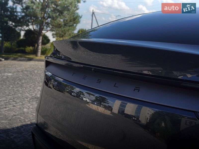 Позашляховик / Кросовер Tesla Model Y 2025 в Львові