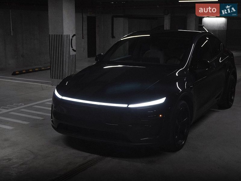 Позашляховик / Кросовер Tesla Model Y 2025 в Львові