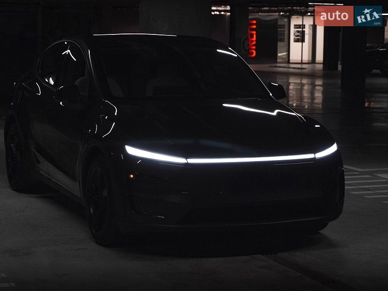 Позашляховик / Кросовер Tesla Model Y 2025 в Львові