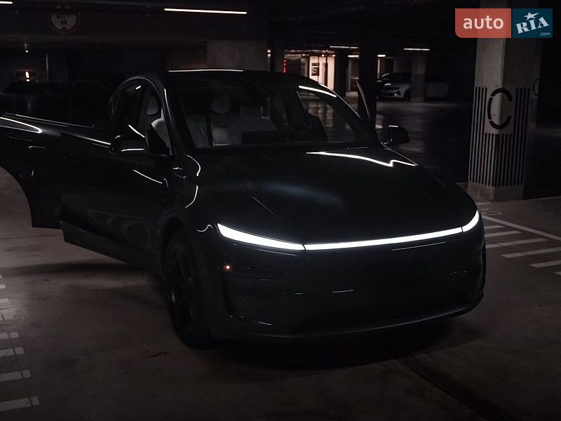 Позашляховик / Кросовер Tesla Model Y 2025 в Львові