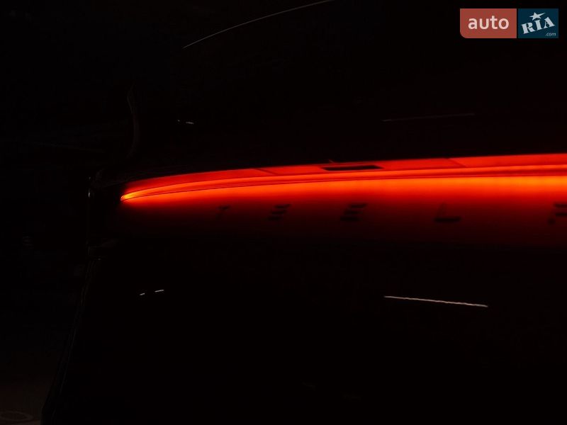 Позашляховик / Кросовер Tesla Model Y 2025 в Львові