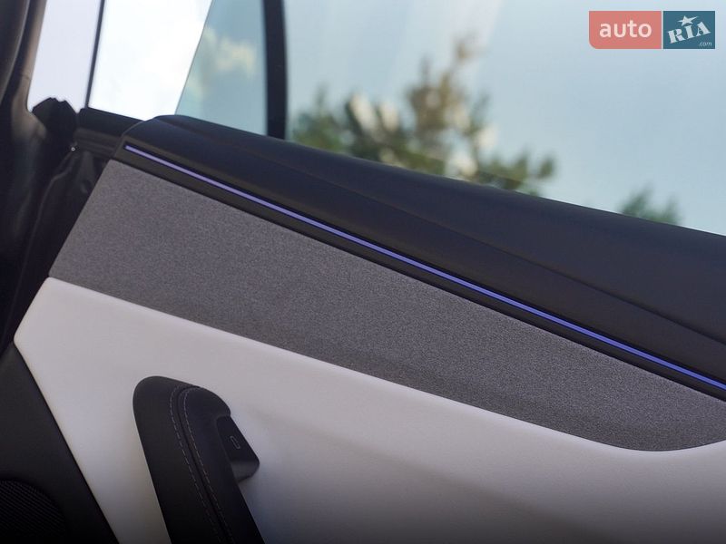 Позашляховик / Кросовер Tesla Model Y 2025 в Львові