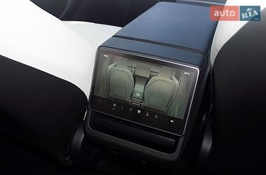 Позашляховик / Кросовер Tesla Model Y 2025 в Львові