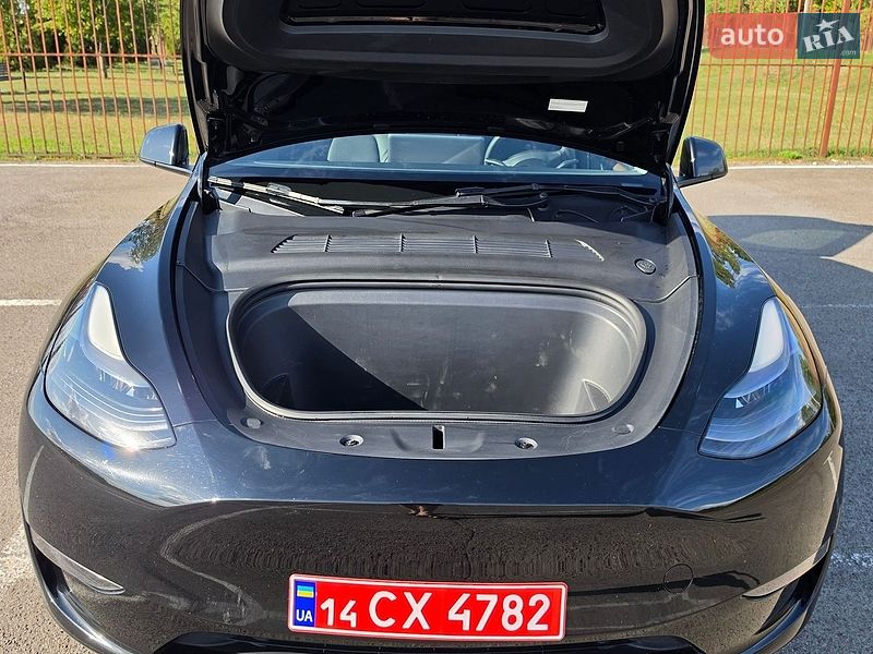 Позашляховик / Кросовер Tesla Model Y 2023 в Луцьку