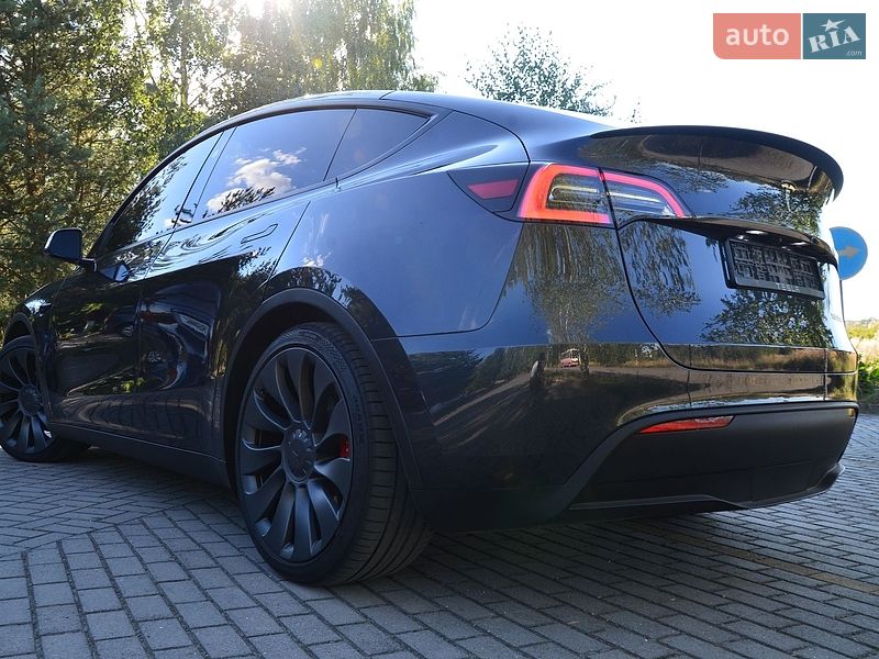 Позашляховик / Кросовер Tesla Model Y 2024 в Дрогобичі