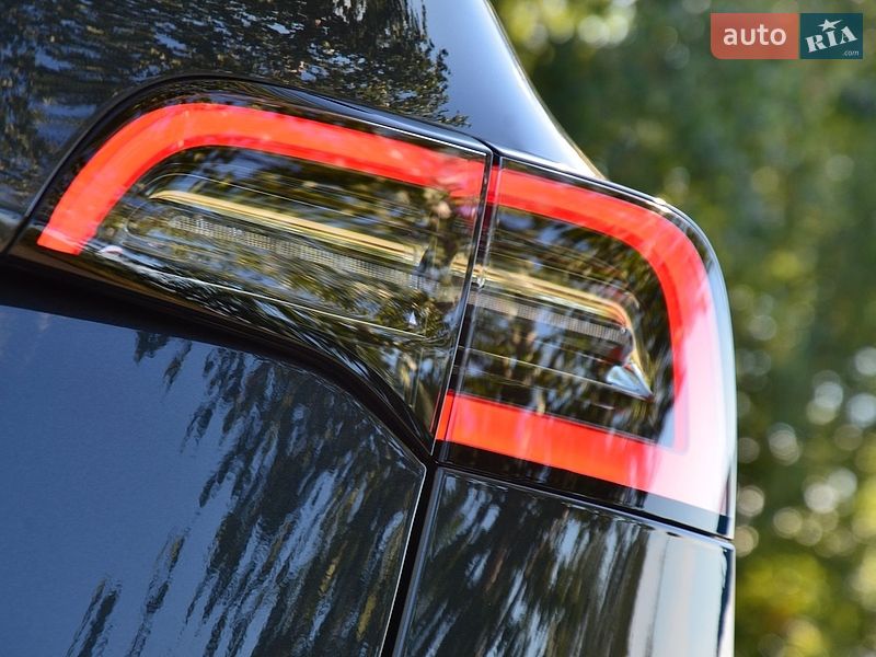 Позашляховик / Кросовер Tesla Model Y 2024 в Дрогобичі