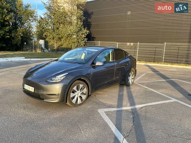 Внедорожник / Кроссовер Tesla Model Y 2021 в Львове