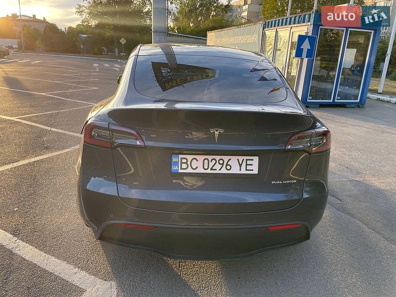 Внедорожник / Кроссовер Tesla Model Y 2021 в Львове