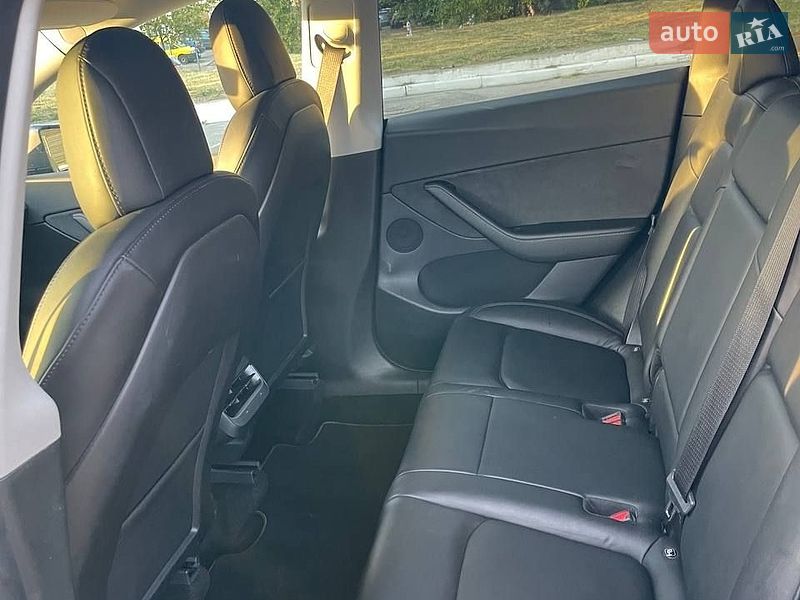 Внедорожник / Кроссовер Tesla Model Y 2021 в Львове