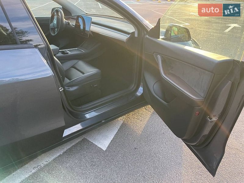 Внедорожник / Кроссовер Tesla Model Y 2021 в Львове