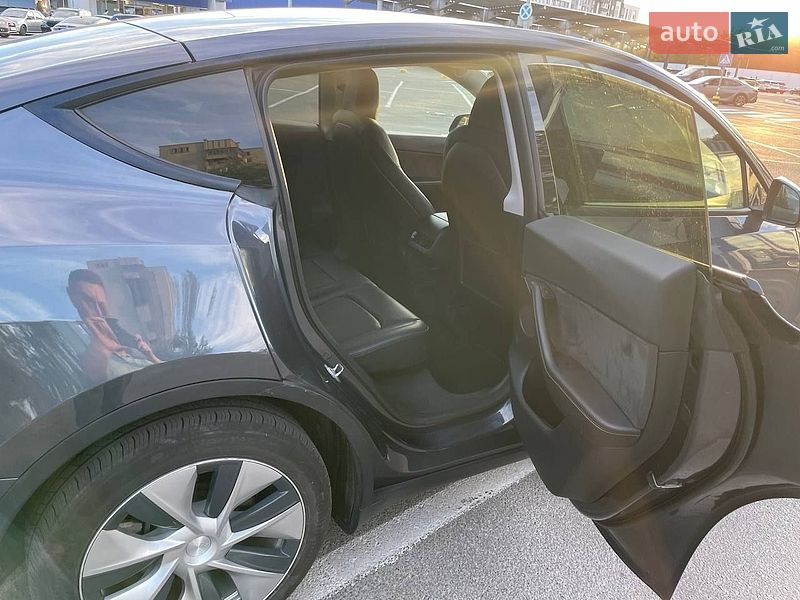 Внедорожник / Кроссовер Tesla Model Y 2021 в Львове