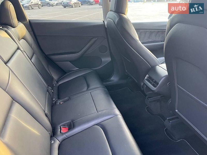 Внедорожник / Кроссовер Tesla Model Y 2021 в Львове