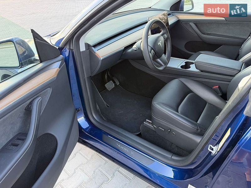 Внедорожник / Кроссовер Tesla Model Y 2023 в Золочеве