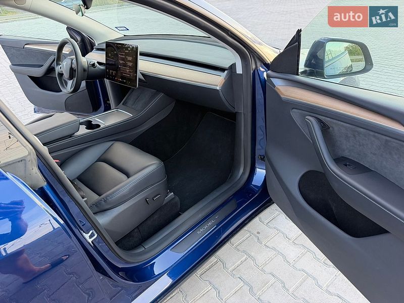 Внедорожник / Кроссовер Tesla Model Y 2023 в Золочеве