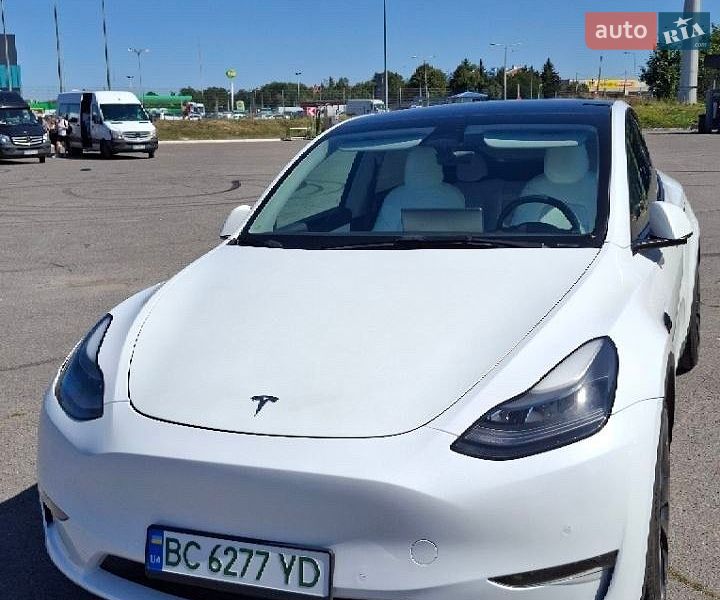 Tesla Model Y 2021