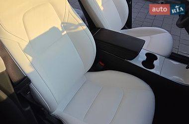 Позашляховик / Кросовер Tesla Model Y 2020 в Івано-Франківську