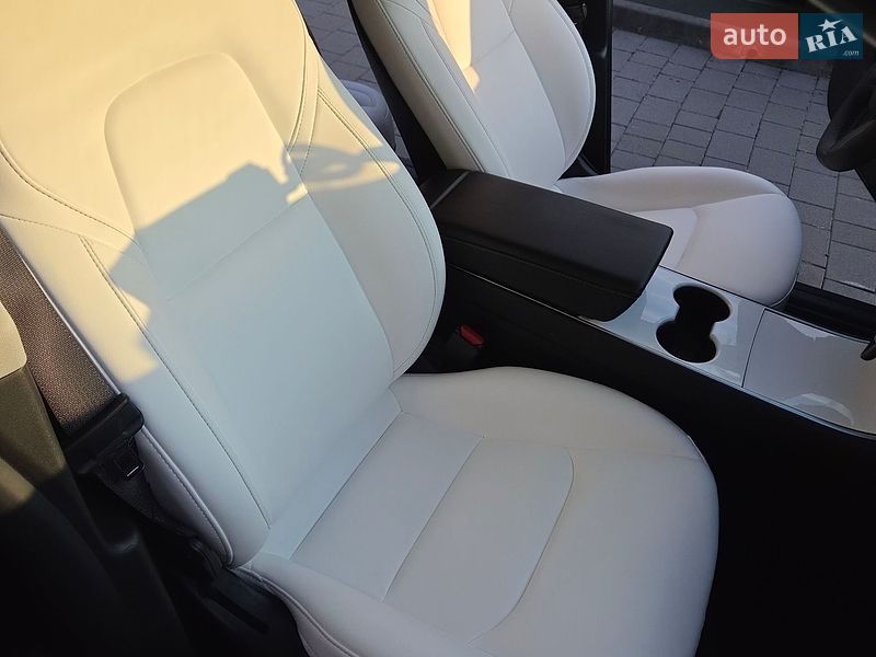 Позашляховик / Кросовер Tesla Model Y 2020 в Івано-Франківську